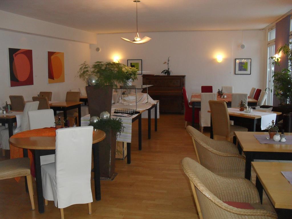 Hotel Am Fluss Нойбург ан дер Донау Екстериор снимка